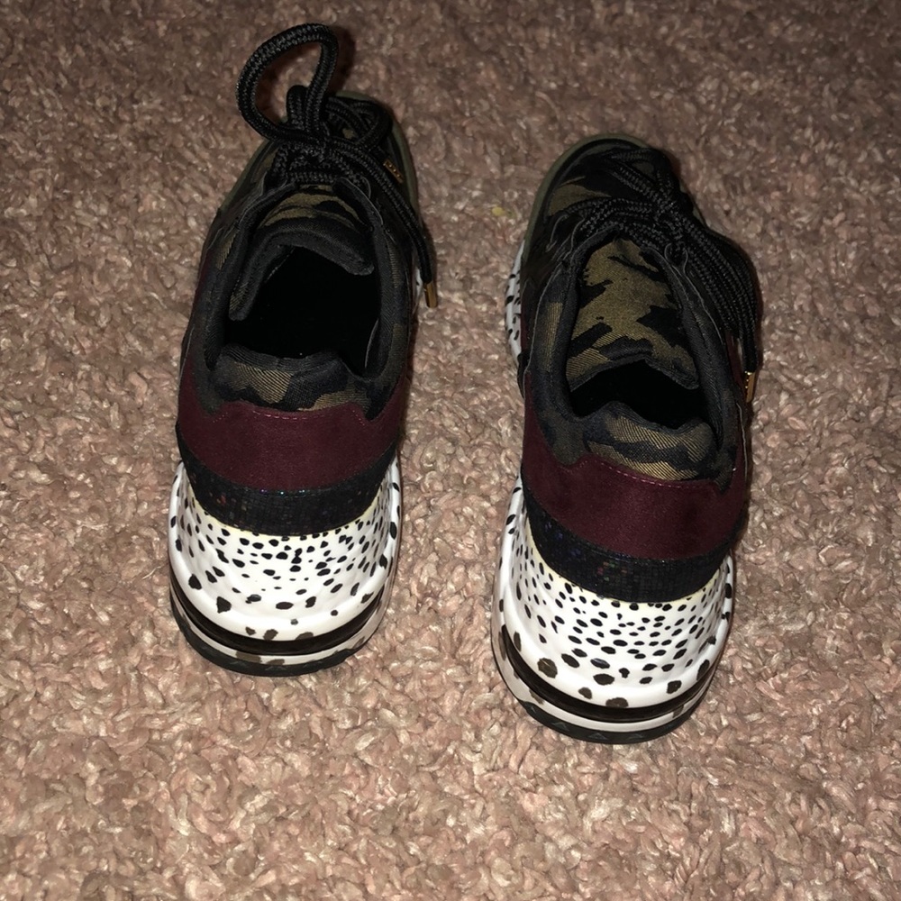 Steve Madden Patch Work Army Print Sneaker Size 7 - image 5